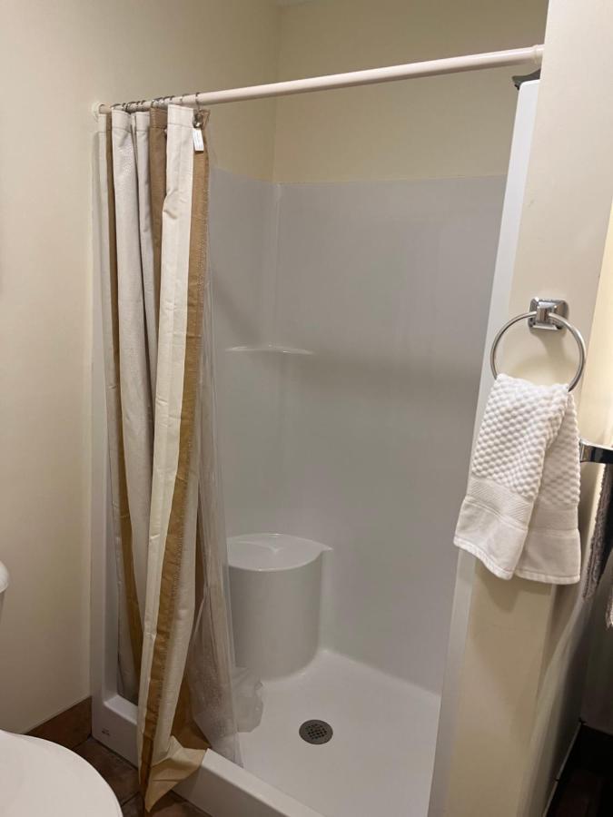 Creekside Downtown Vacation Suites, Only Adults 25 Or Older Buffalo Dış mekan fotoğraf